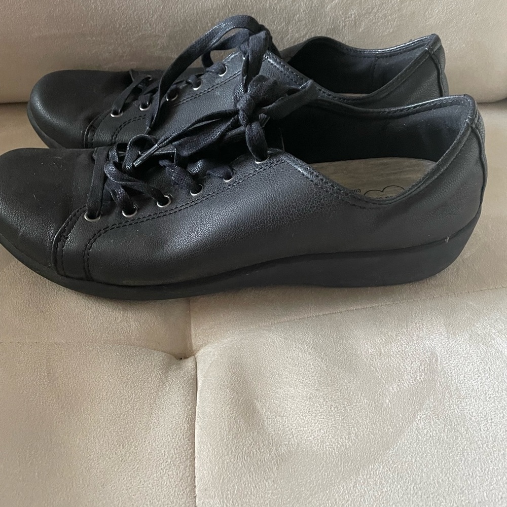 Walking shoes